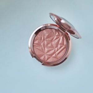 BECCA LIMITED EDITION Shimmering Skin Perfector in "Blushed Copper"